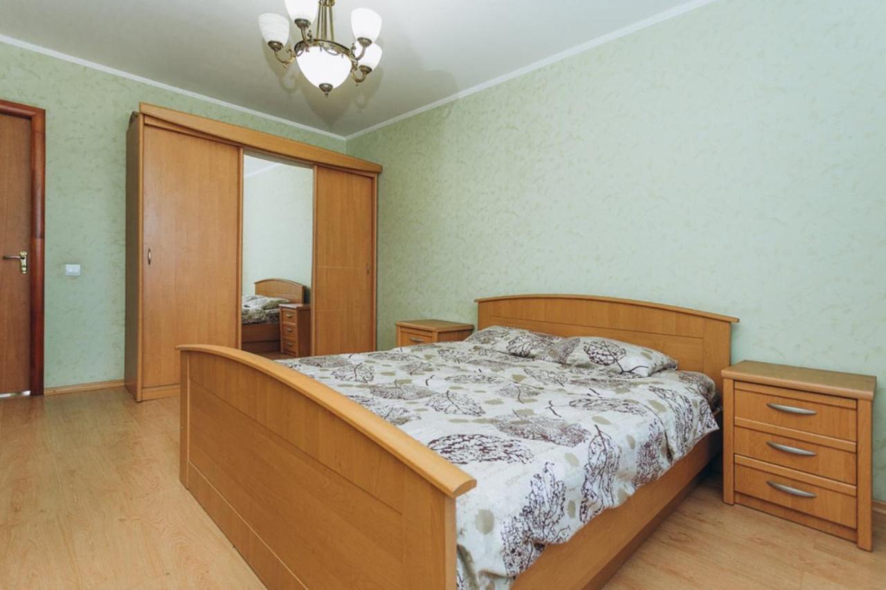 Apartment In The Center Sumy Exterior foto