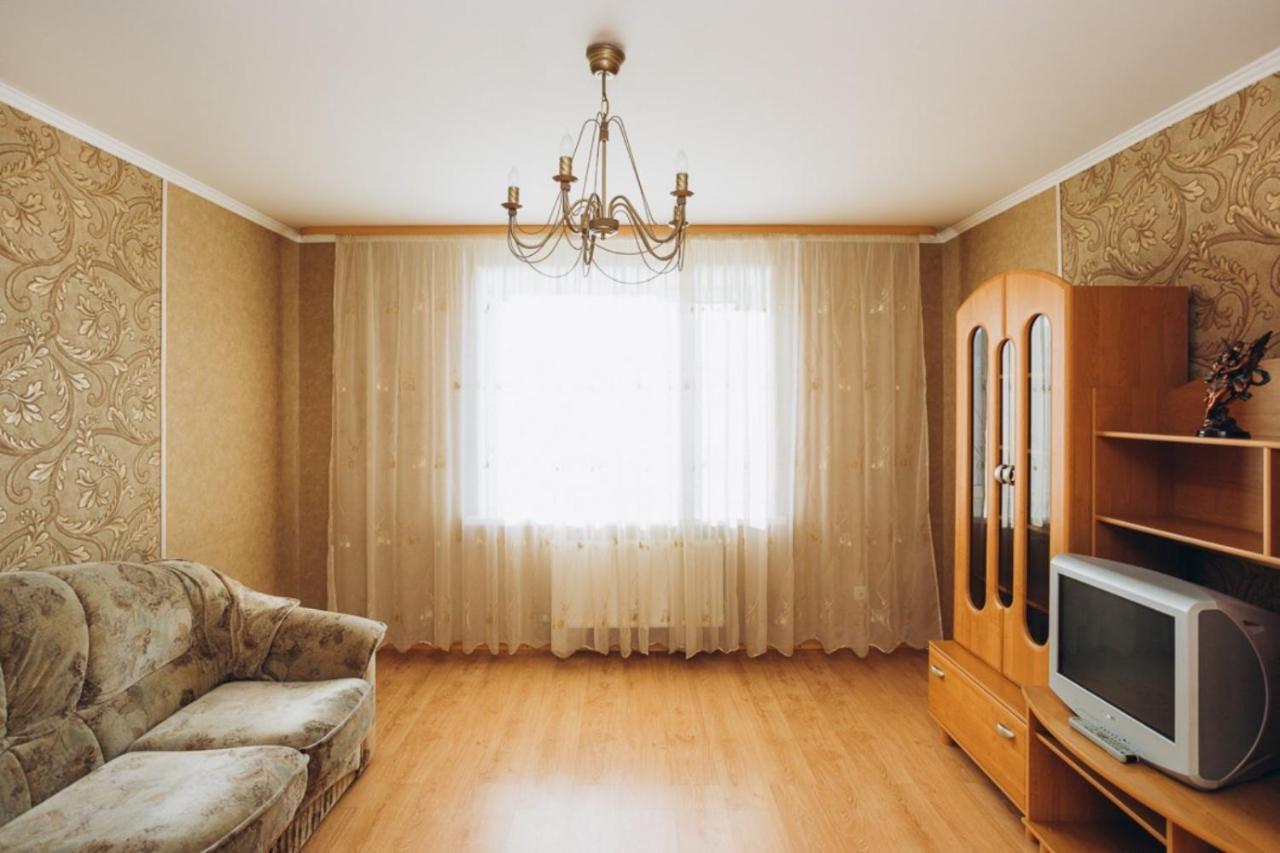 Apartment In The Center Sumy Exterior foto