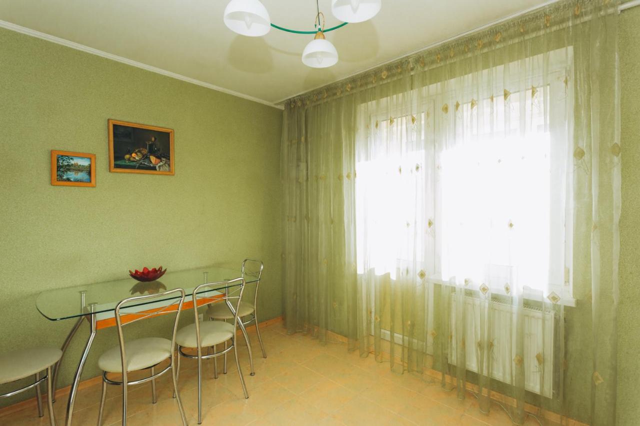 Apartment In The Center Sumy Exterior foto